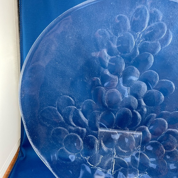 Kosta Boda Swedish Art Glass 13.5” inch Grapes Shallow bowl/Platter. Sweden - Picture 5 of 5